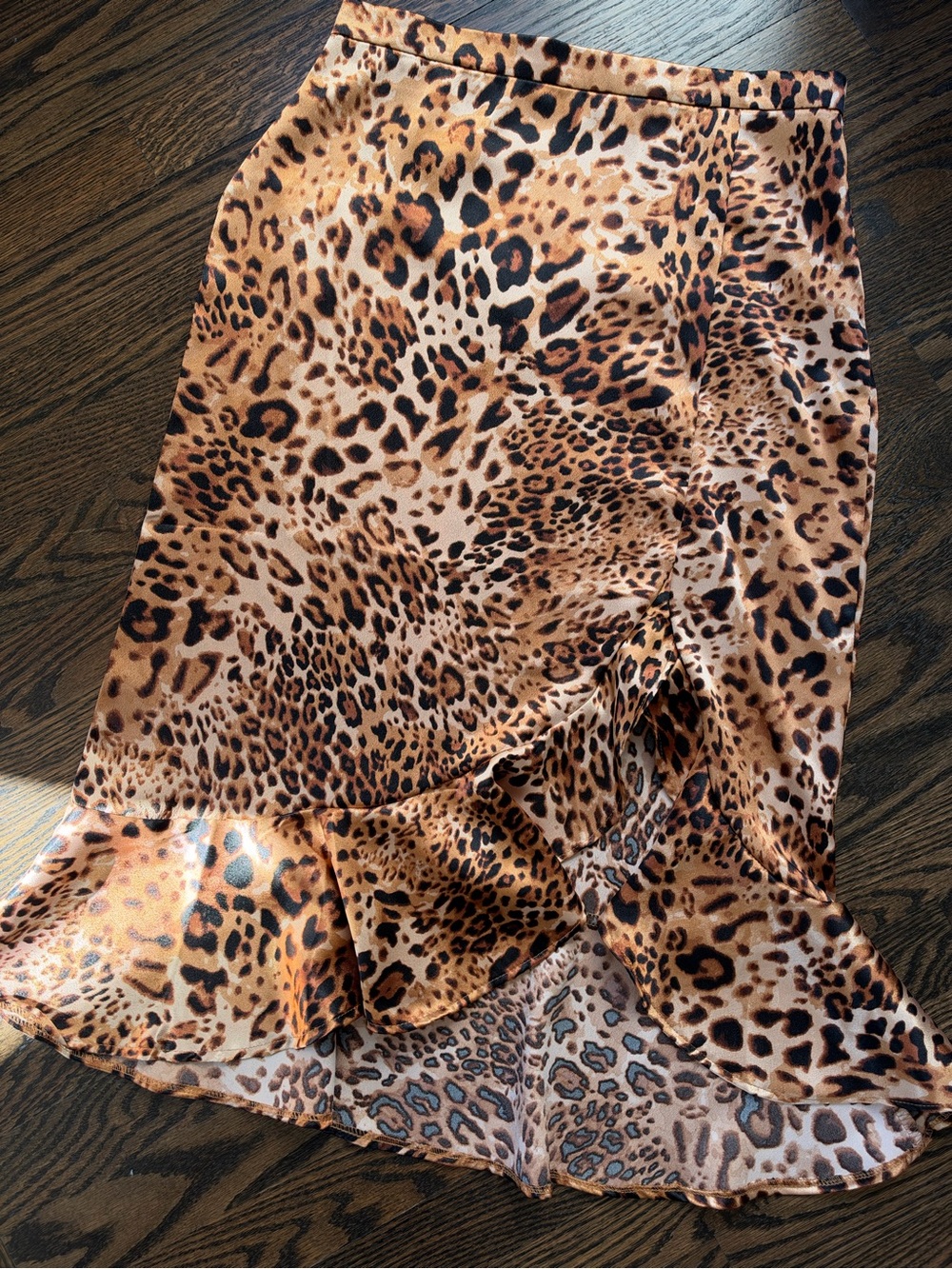 Hot Kiss Leopard Print Ruffle-Hem Midi Skirt - Like New!